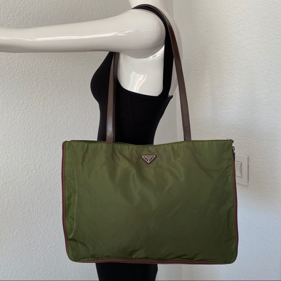 Prada army green large zip around expandable tote - Picture 10 of 13